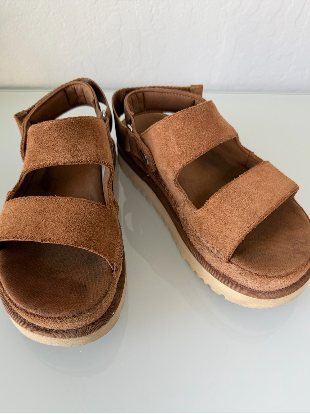 UGG Goldenstar Glide Suede Sandals Tan Chestnut Double-Strap Size 8.5